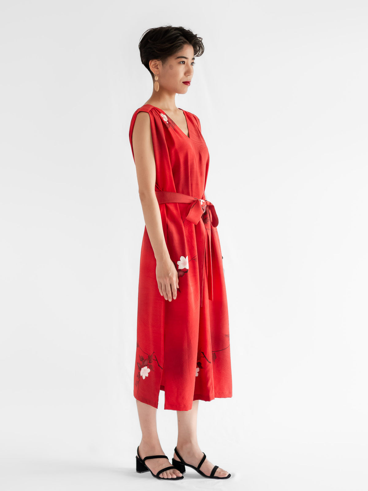 Shoulder gather dressの着用イメージ(モデル:164cm・Mサイズ・着丈110cm)