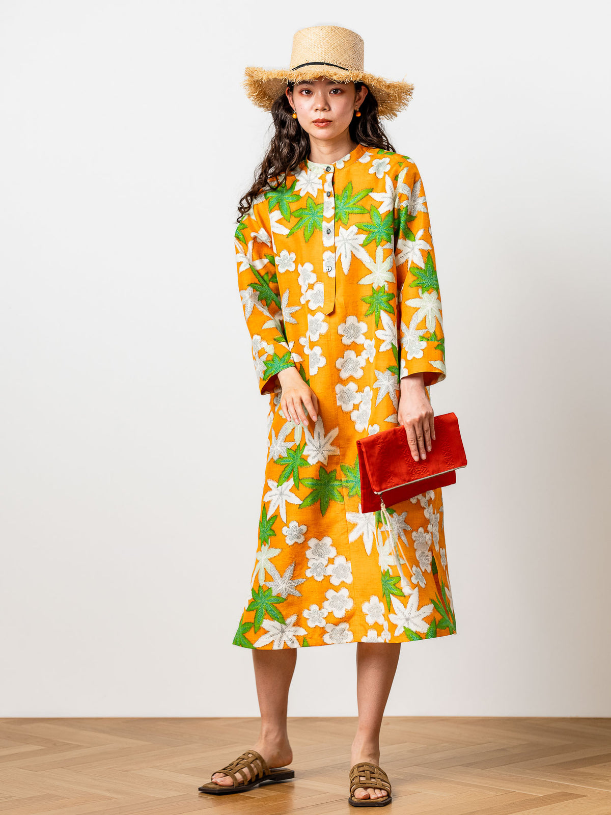Kochi sleeve dressの着用イメージ(モデル:164cm・5分丈)
