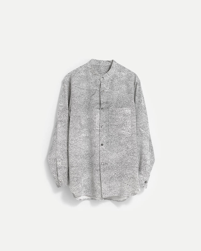 スタンドカラーシャツ