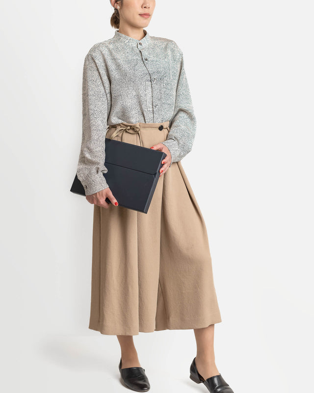 スタンドカラーシャツ