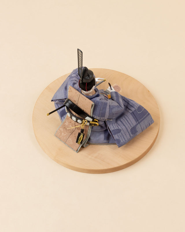 【ヒ - 桃の香の花唐草、空色の霞】+お飾り