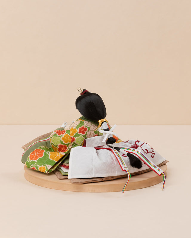 【メ - 萌黄色に春の草花】