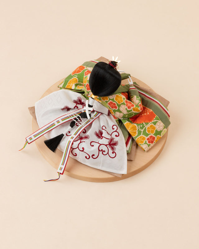 【メ - 萌黄色に春の草花】