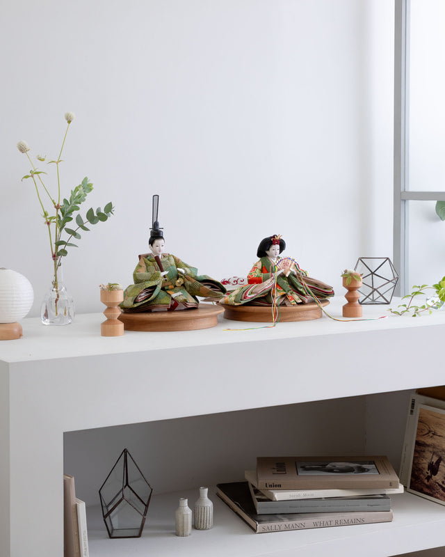 【メ - 萌黄色に春の草花】