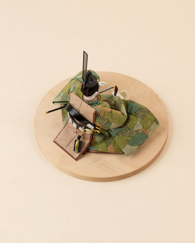 【メ - 萌黄色に春の草花】