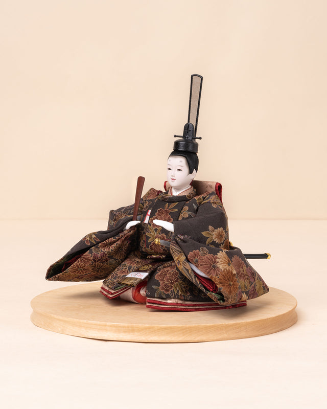 【し - 赤の牡丹、焦茶に四季の調】