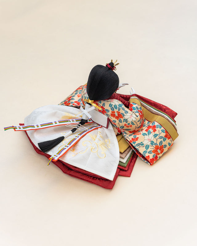 【き - 紅白の椿尽くし、梅と楓の景】