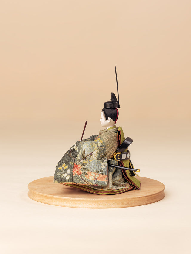 【て - 紅白の牡丹、苔色に桜散らし】