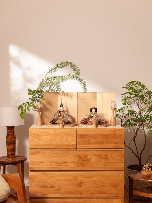 【と - きなりの更紗、茶に白桜】の5点・ひな飾り