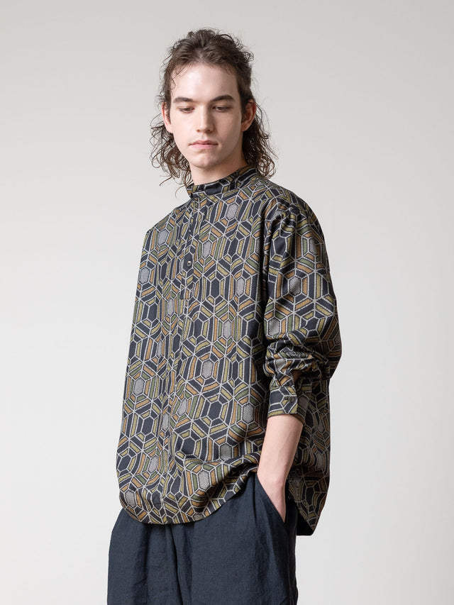 スタンドカラープルオーバーシャツ