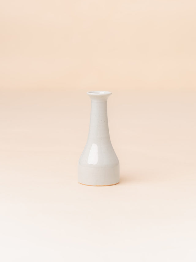 淡いブルーグレーの花器