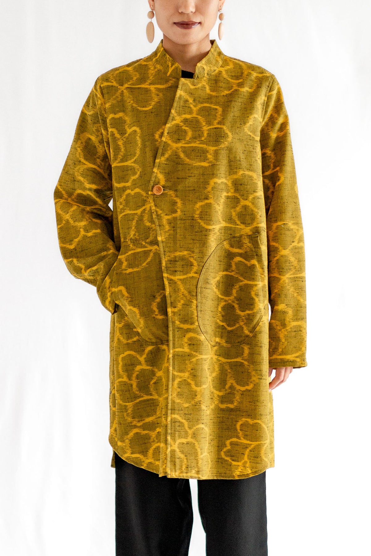 Stand collar coatの着用イメージ(モデル:164cm)
