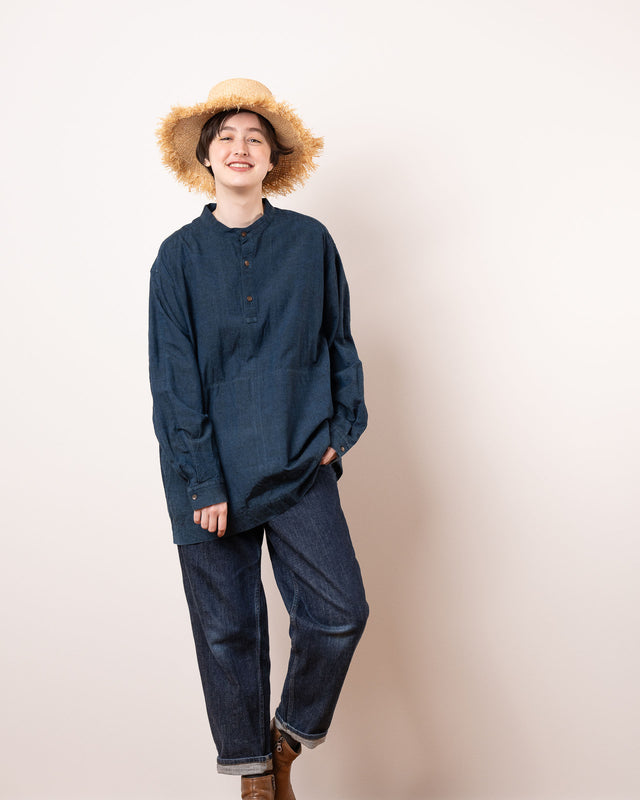 スタンドカラープルオーバーシャツ