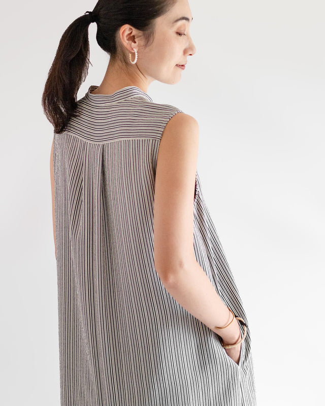 コチのノースリーブドレス