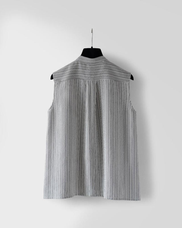 コチのノースリーブブラウス