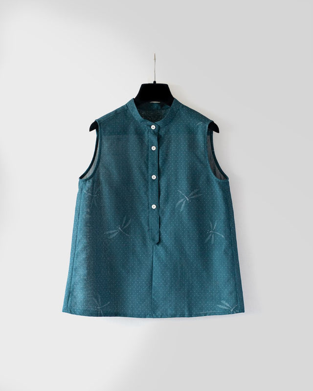 コチのノースリーブブラウス