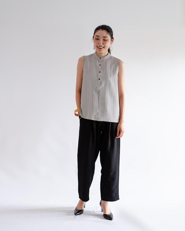 コチのノースリーブブラウス