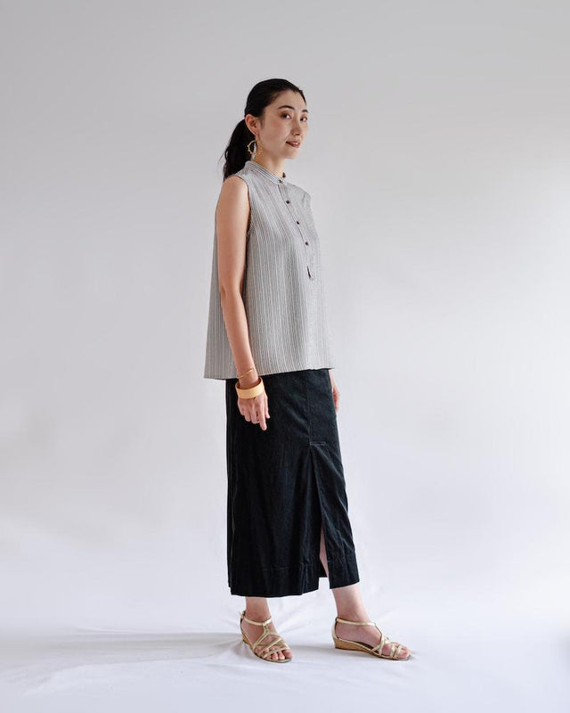 コチのノースリーブブラウス