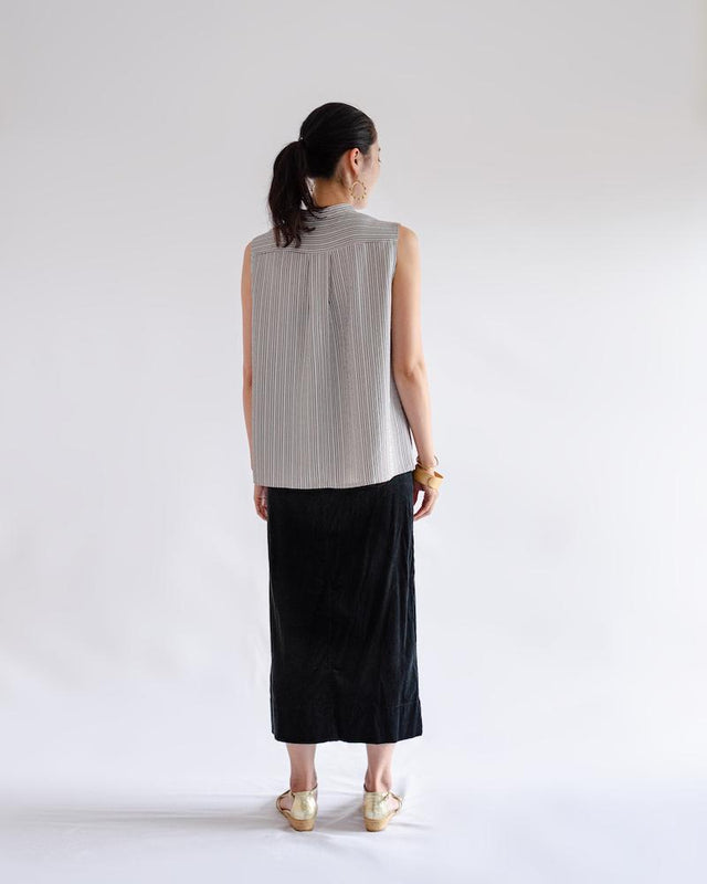 コチのノースリーブブラウス