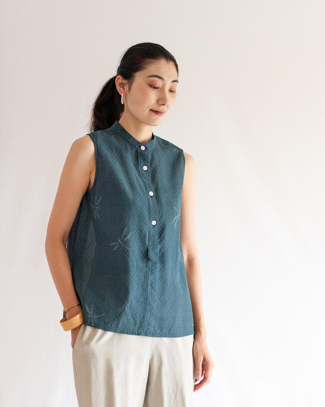 コチのノースリーブブラウス