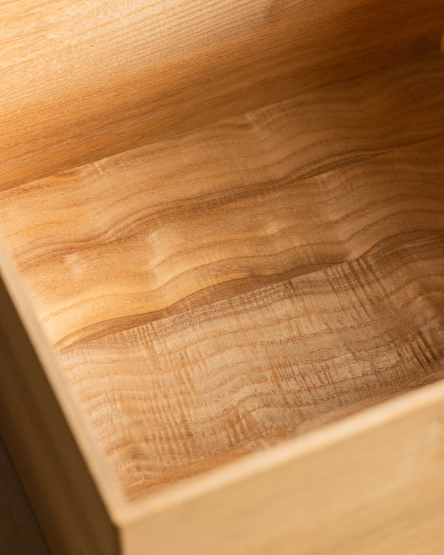 職人による、Slow made の桐箱