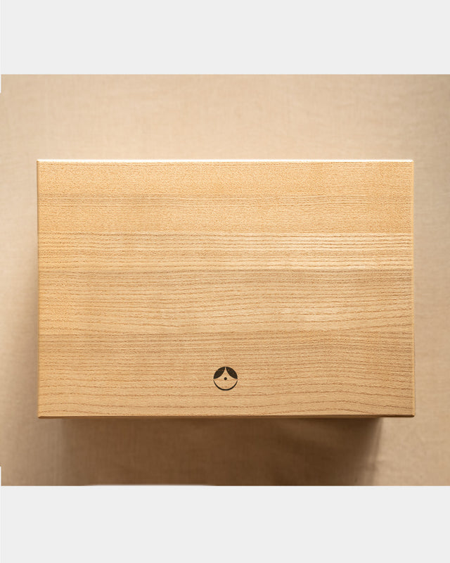 職人による、Slow made の桐箱