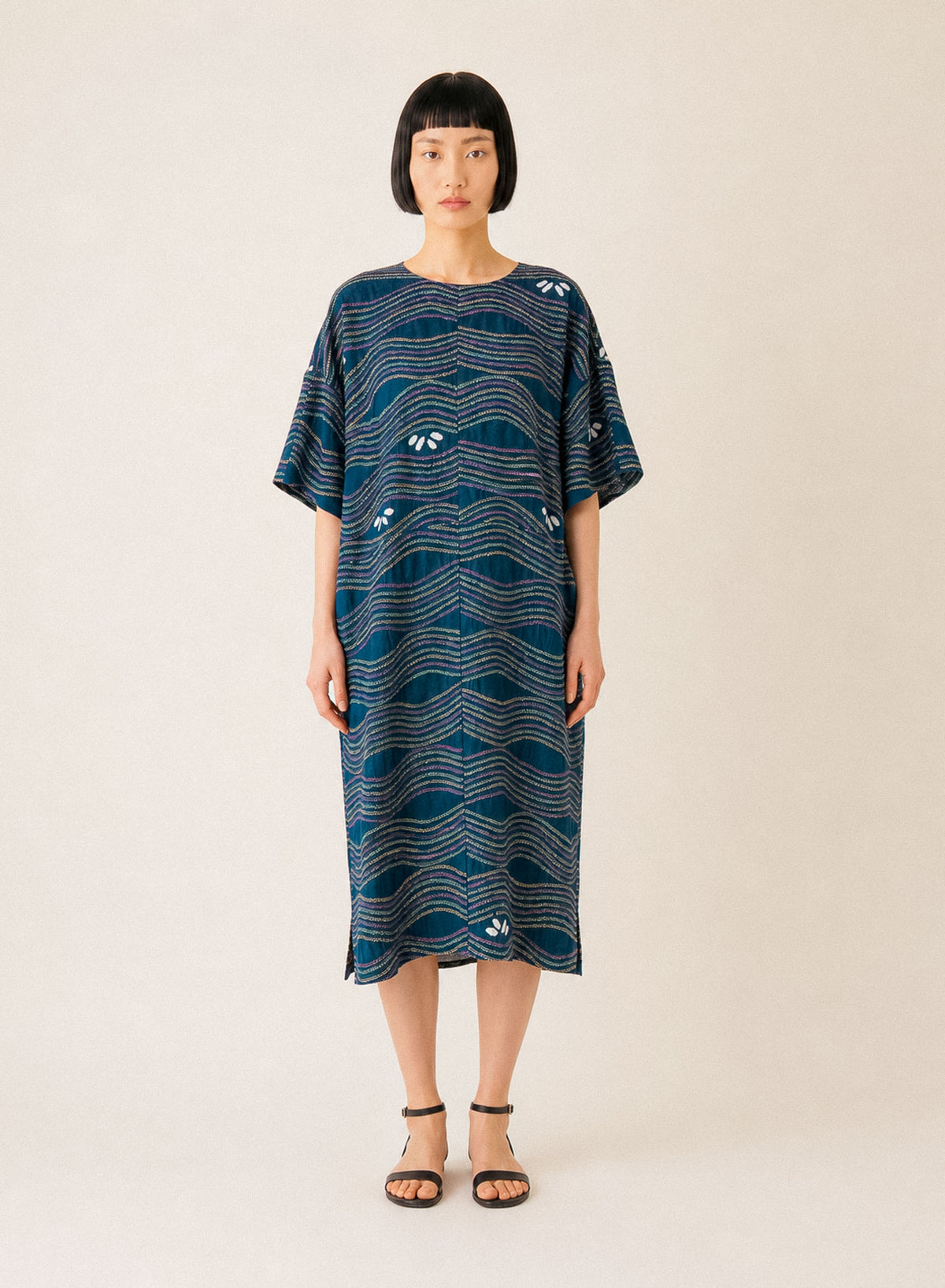 Wasabi sleeve dressの着用イメージ（モデル：164cm）
