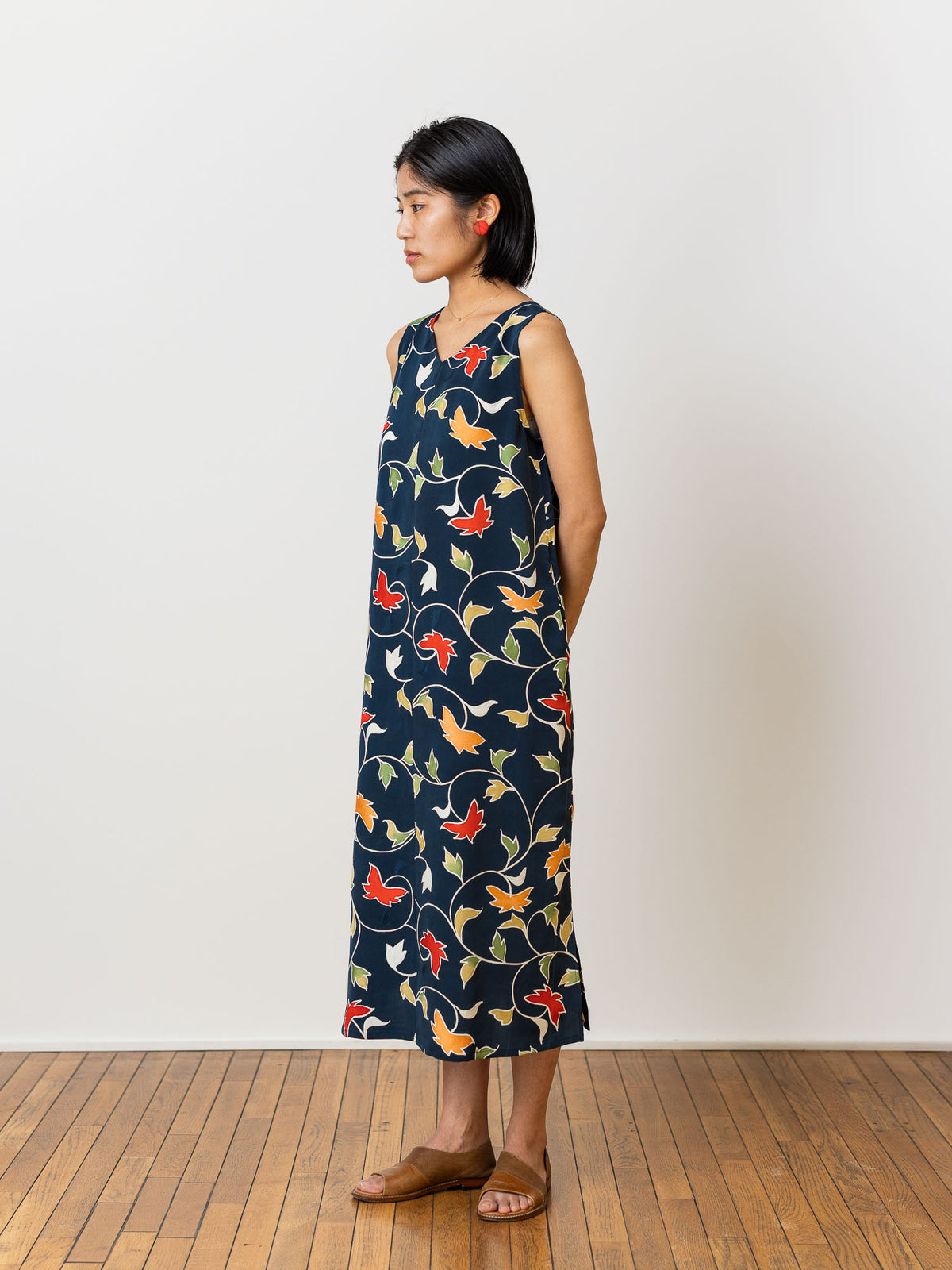 Tsuki tunic dressの着用イメージ（モデル：164cm・Mサイズ・基本丈）