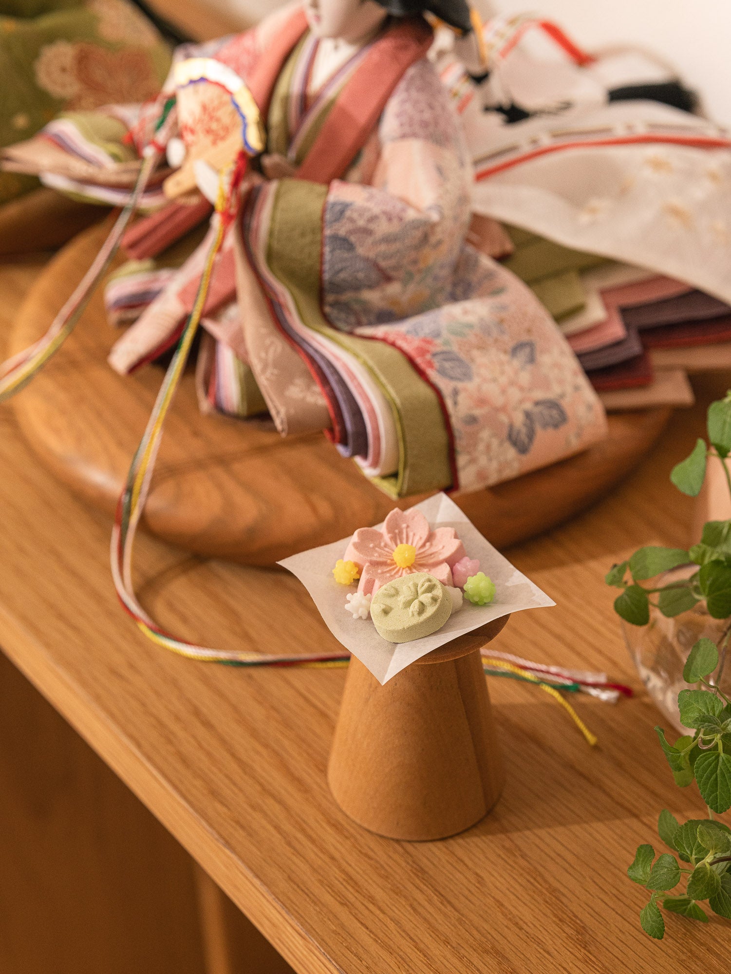 お雛さまとお飾りのコーディネート｜つるとひな