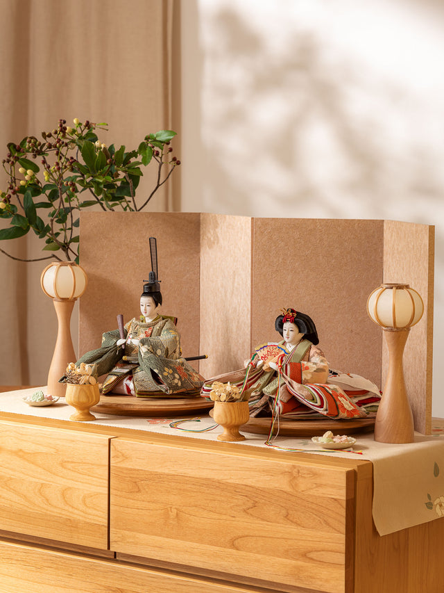 【て - 紅白の牡丹、苔色に桜散らし】の5点・ひな飾り