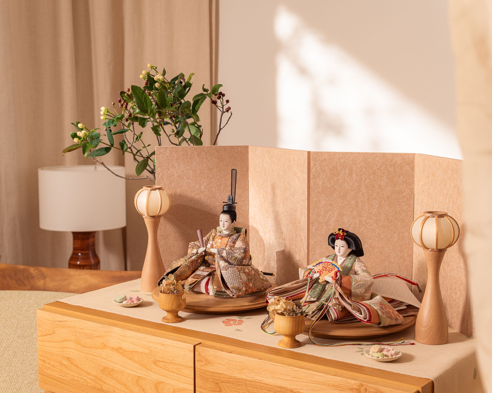 お雛さまとお飾りのコーディネート｜つるとひな