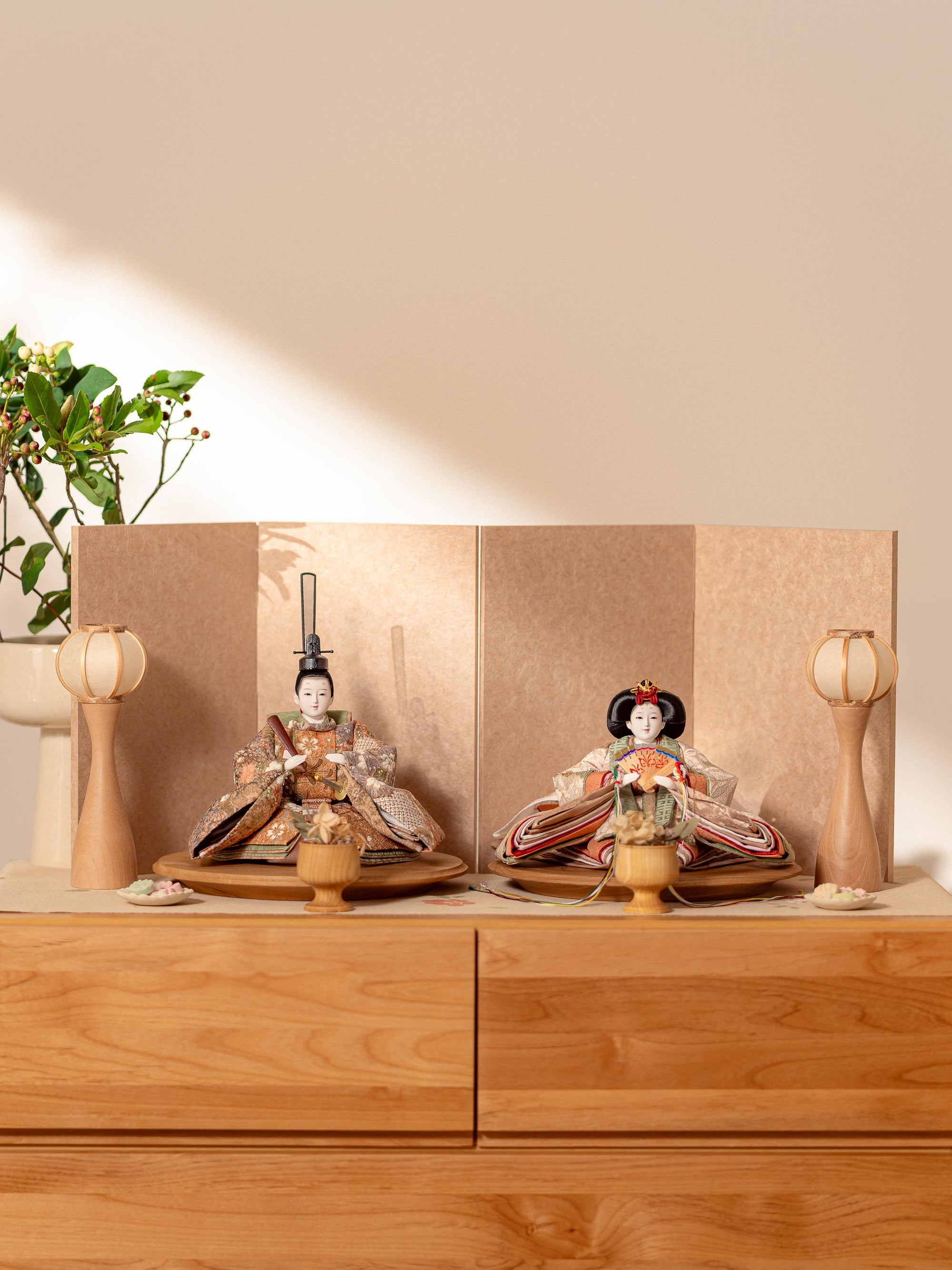 お雛さまとお飾りのコーディネート｜つるとひな