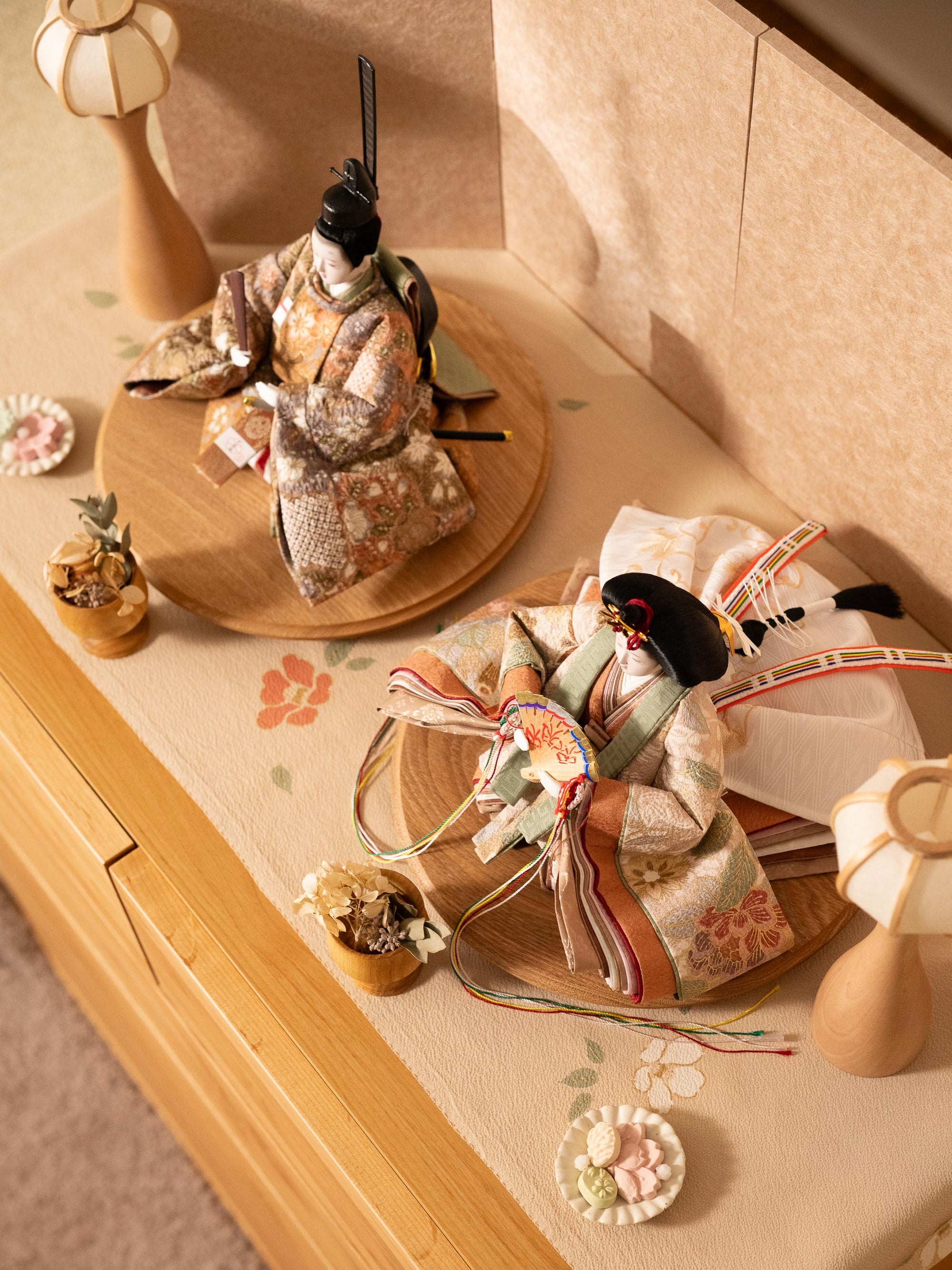 お雛さまとお飾りのコーディネート｜つるとひな
