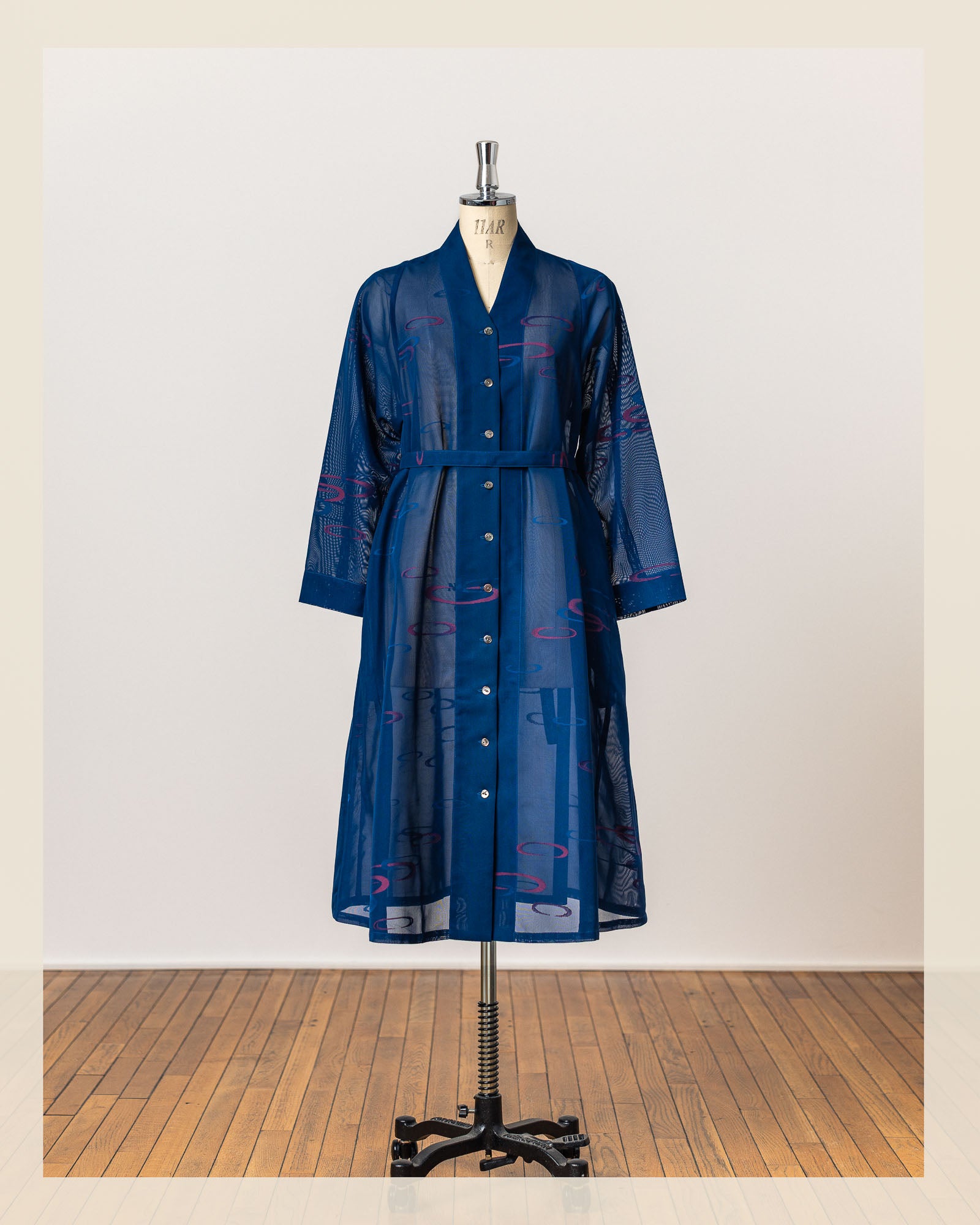絽・紗を「茶ボタンドレス」にリメイク：洋服画像（After）