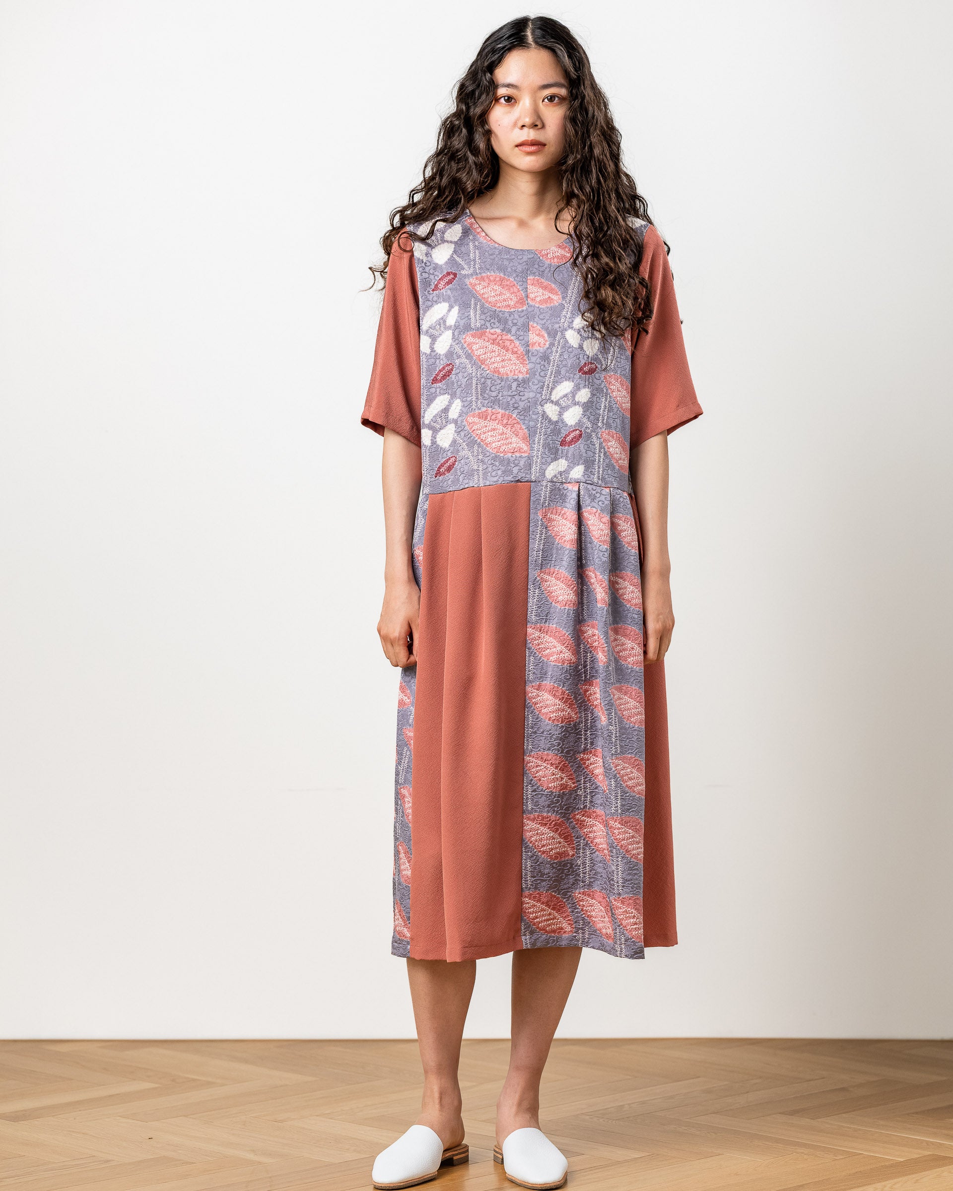 白詰草のドレス - 二色 – TSURUTO